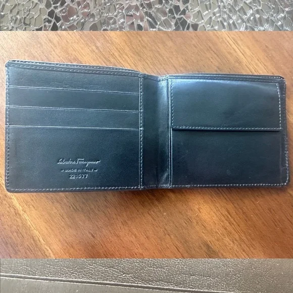 Salvatore Ferragamo Wallet - Picture 2 of 7